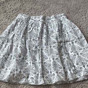 LOFT Elegant White and Gray Patterned A-Line Skirt